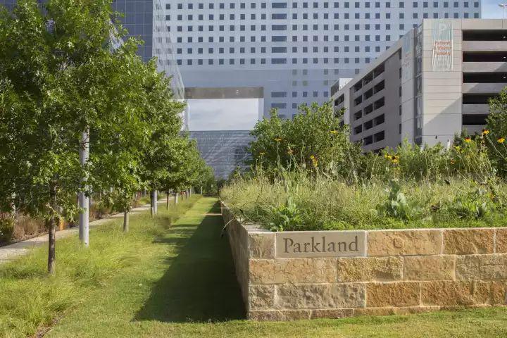 美国新帕克兰医院修复性景观