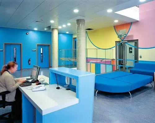 Richard Desmond儿童眼科中心室内空间设计